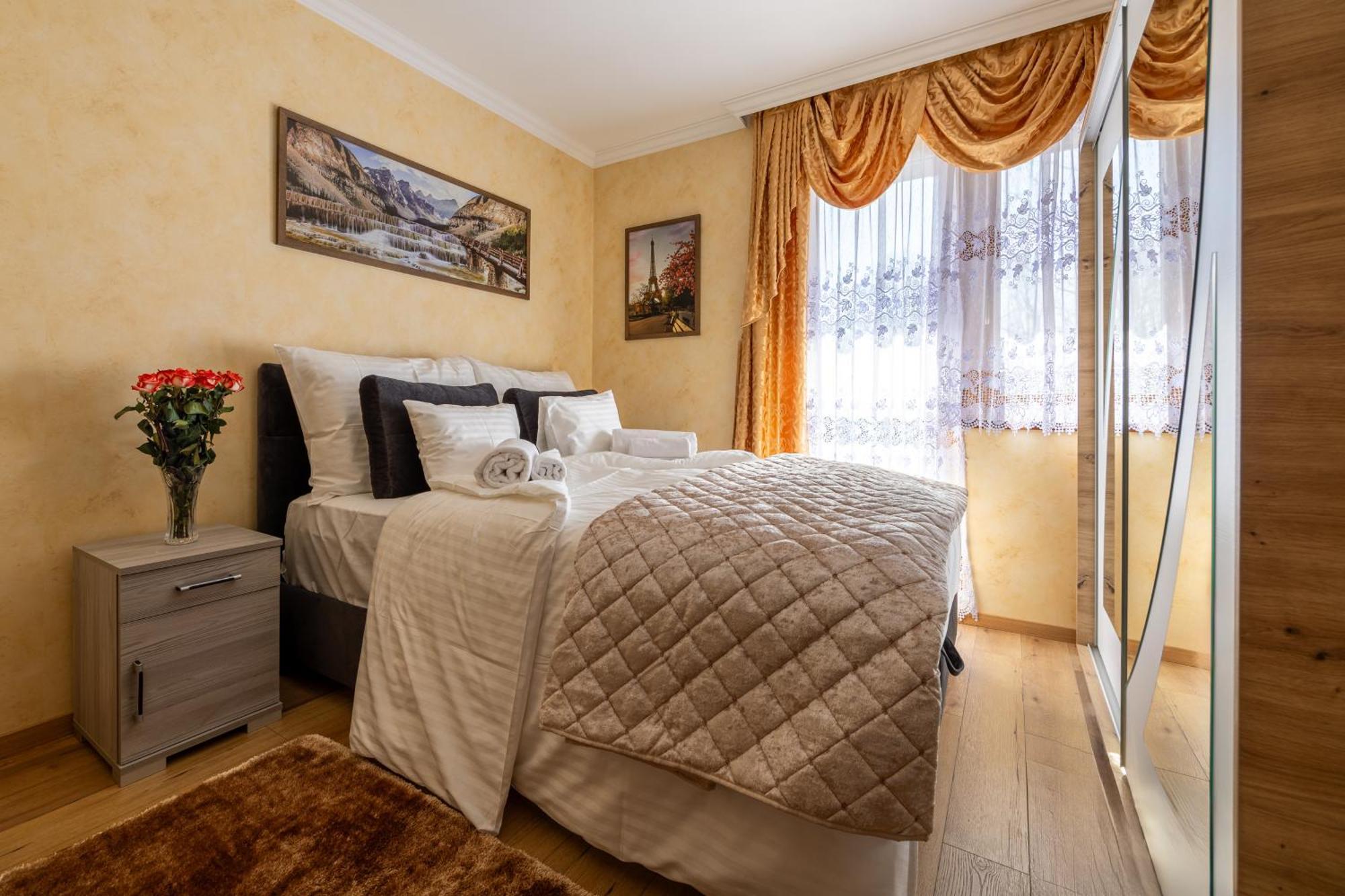 Voeroes Alom Panzio Bed & Breakfast Tiszakecske Bagian luar foto