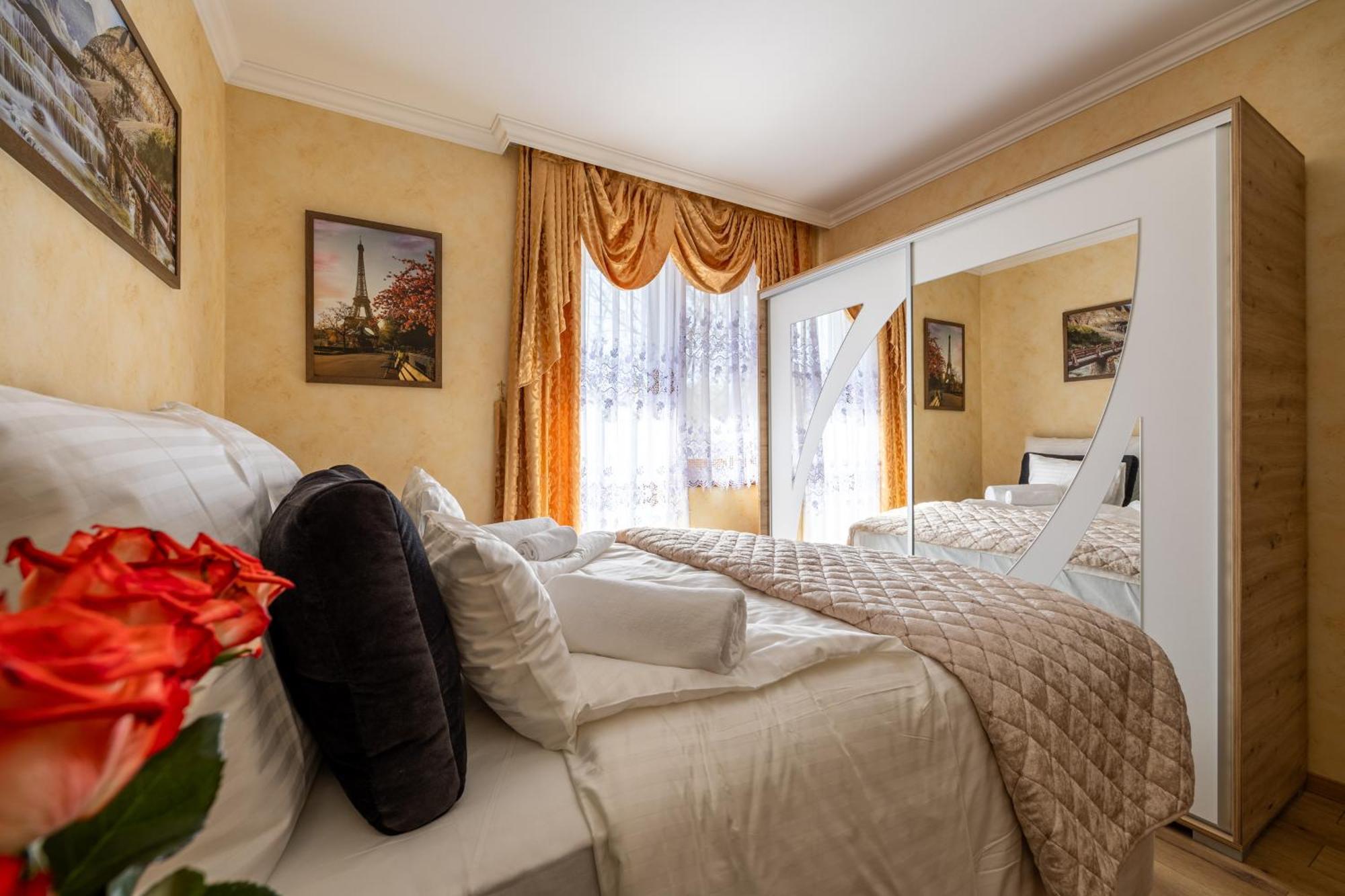 Voeroes Alom Panzio Bed & Breakfast Tiszakecske Bagian luar foto