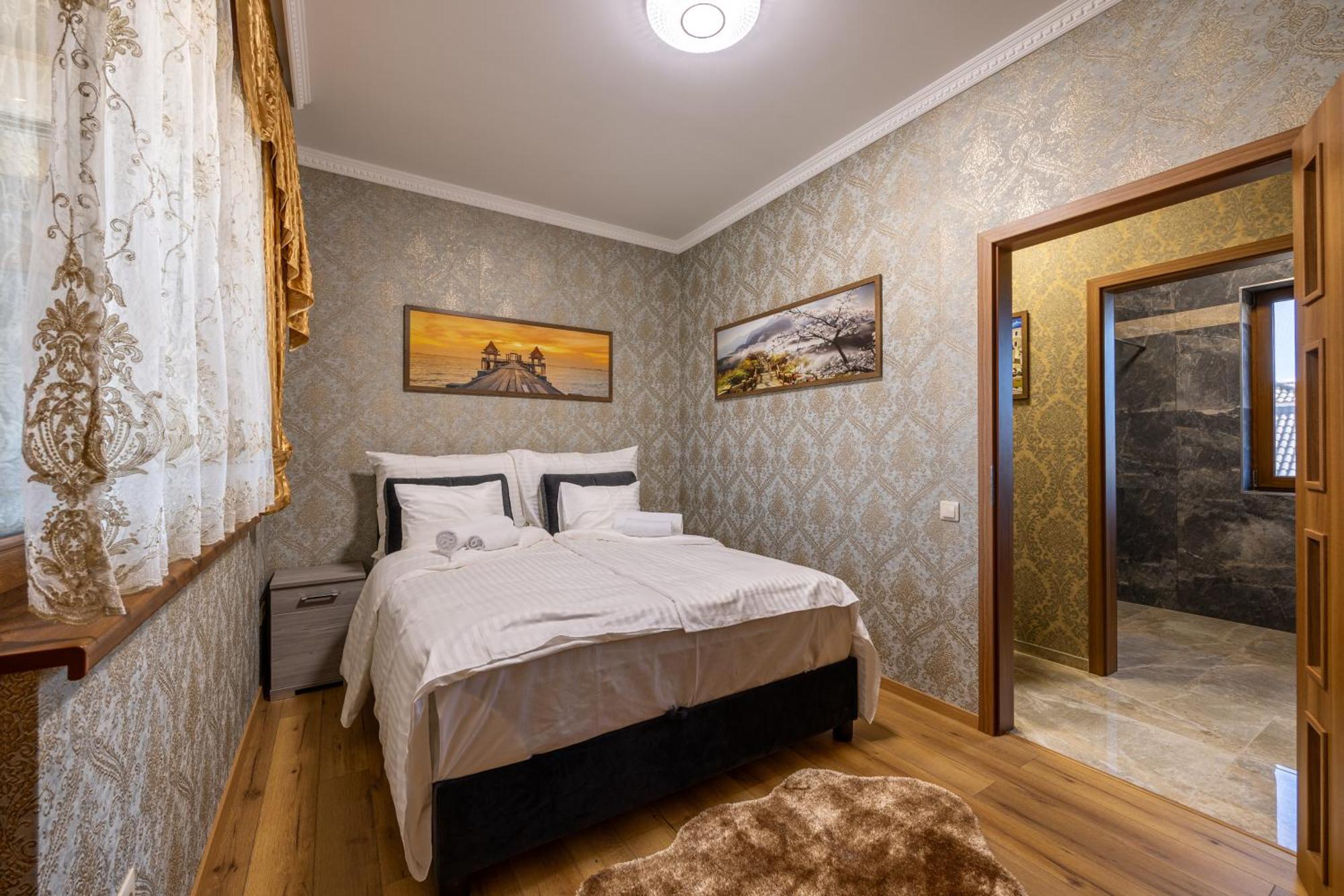 Voeroes Alom Panzio Bed & Breakfast Tiszakecske Bagian luar foto