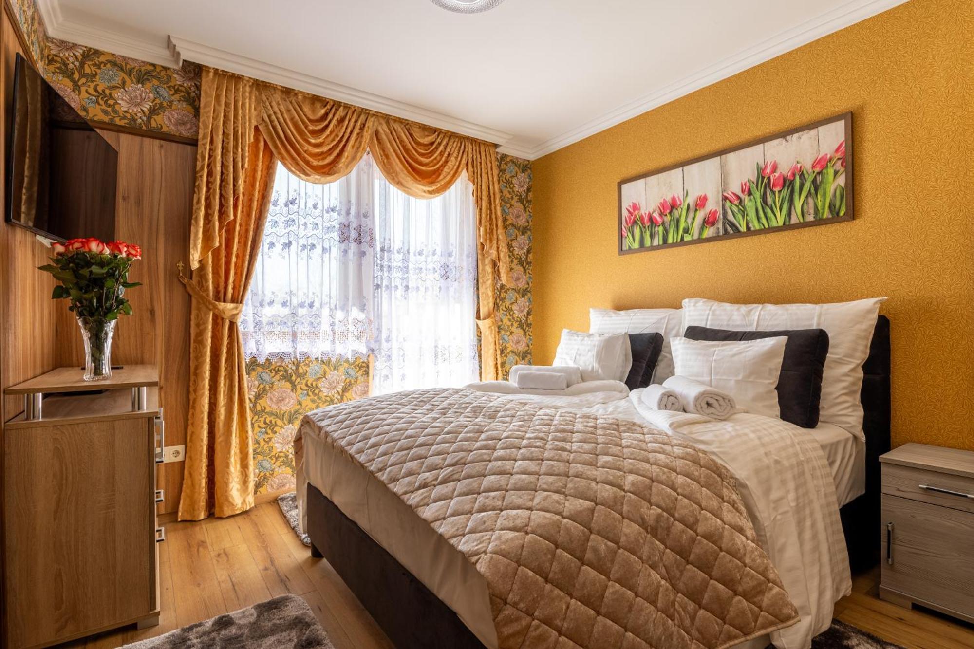 Voeroes Alom Panzio Bed & Breakfast Tiszakecske Bagian luar foto