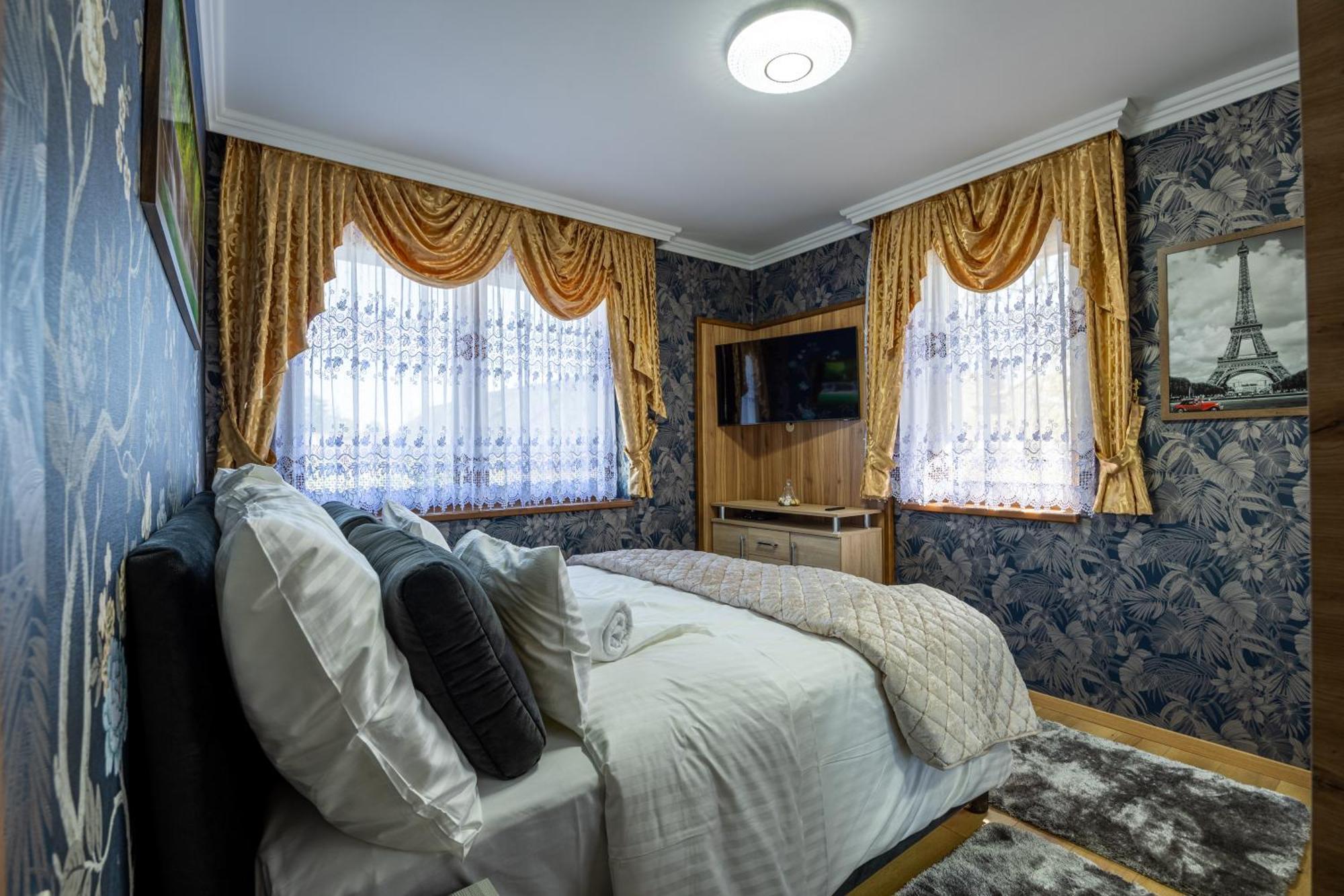 Voeroes Alom Panzio Bed & Breakfast Tiszakecske Bagian luar foto