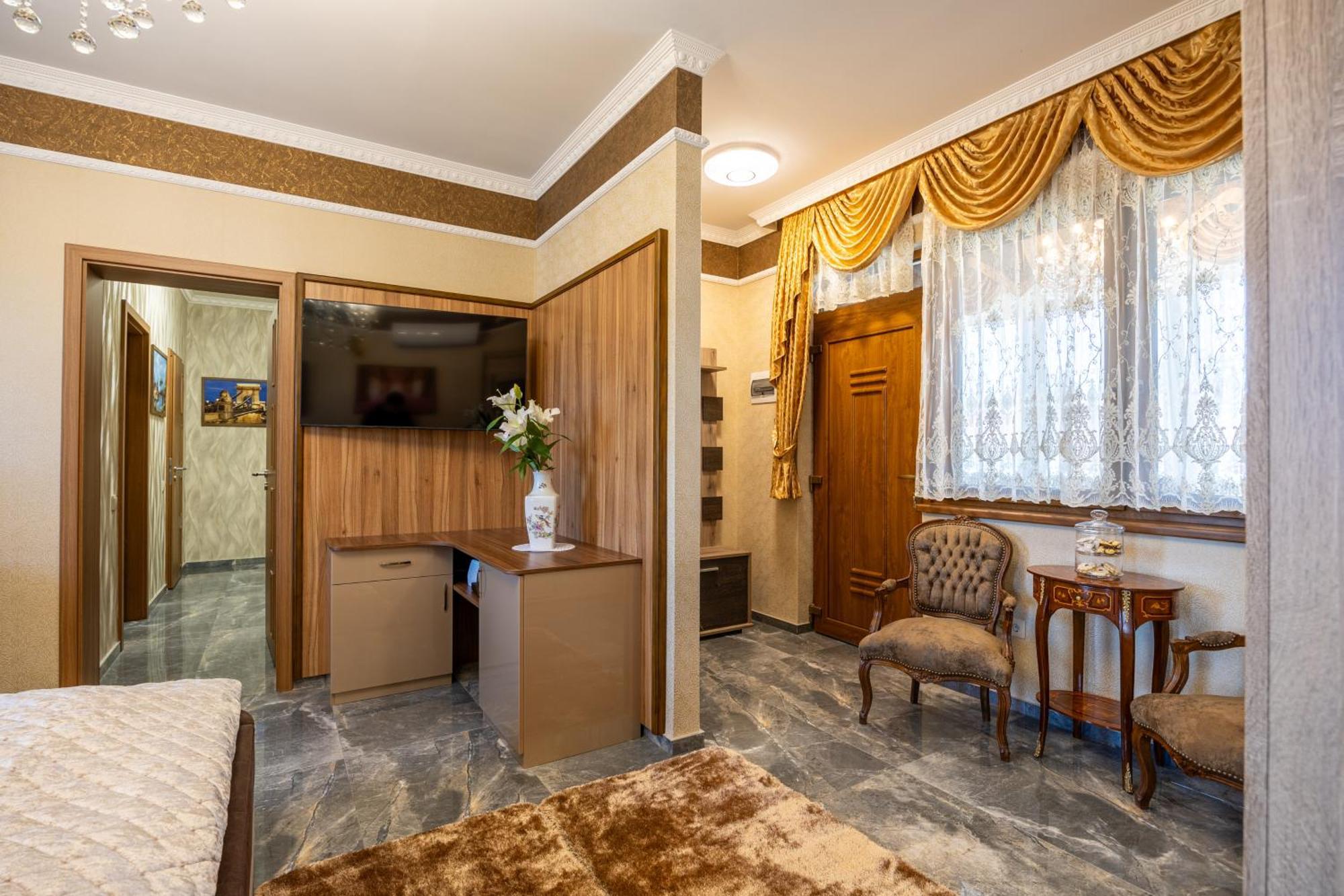 Voeroes Alom Panzio Bed & Breakfast Tiszakecske Bagian luar foto
