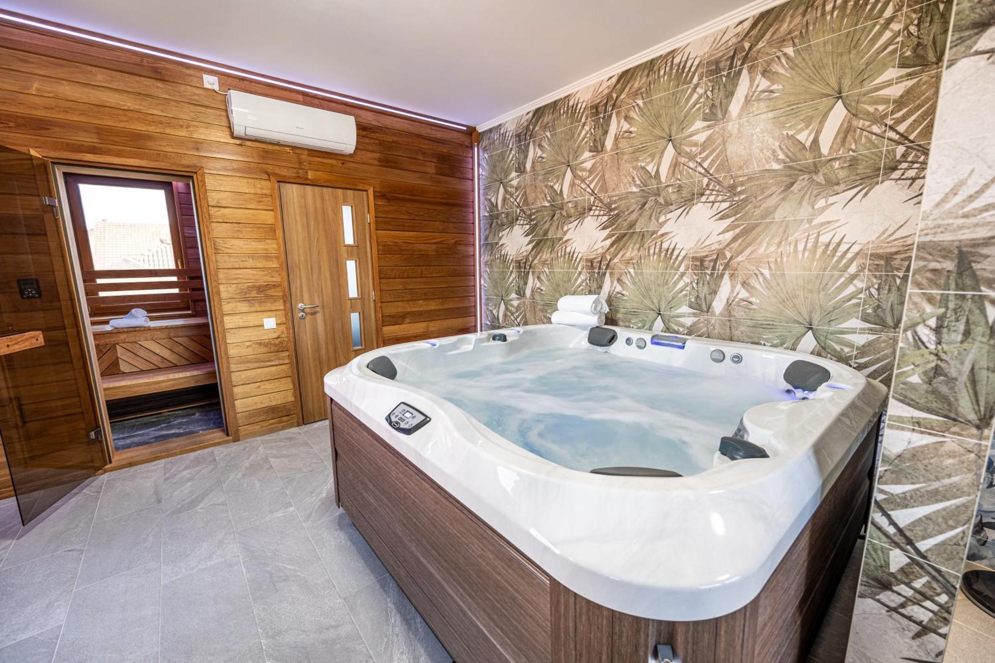 Voeroes Alom Panzio Bed & Breakfast Tiszakecske Bagian luar foto